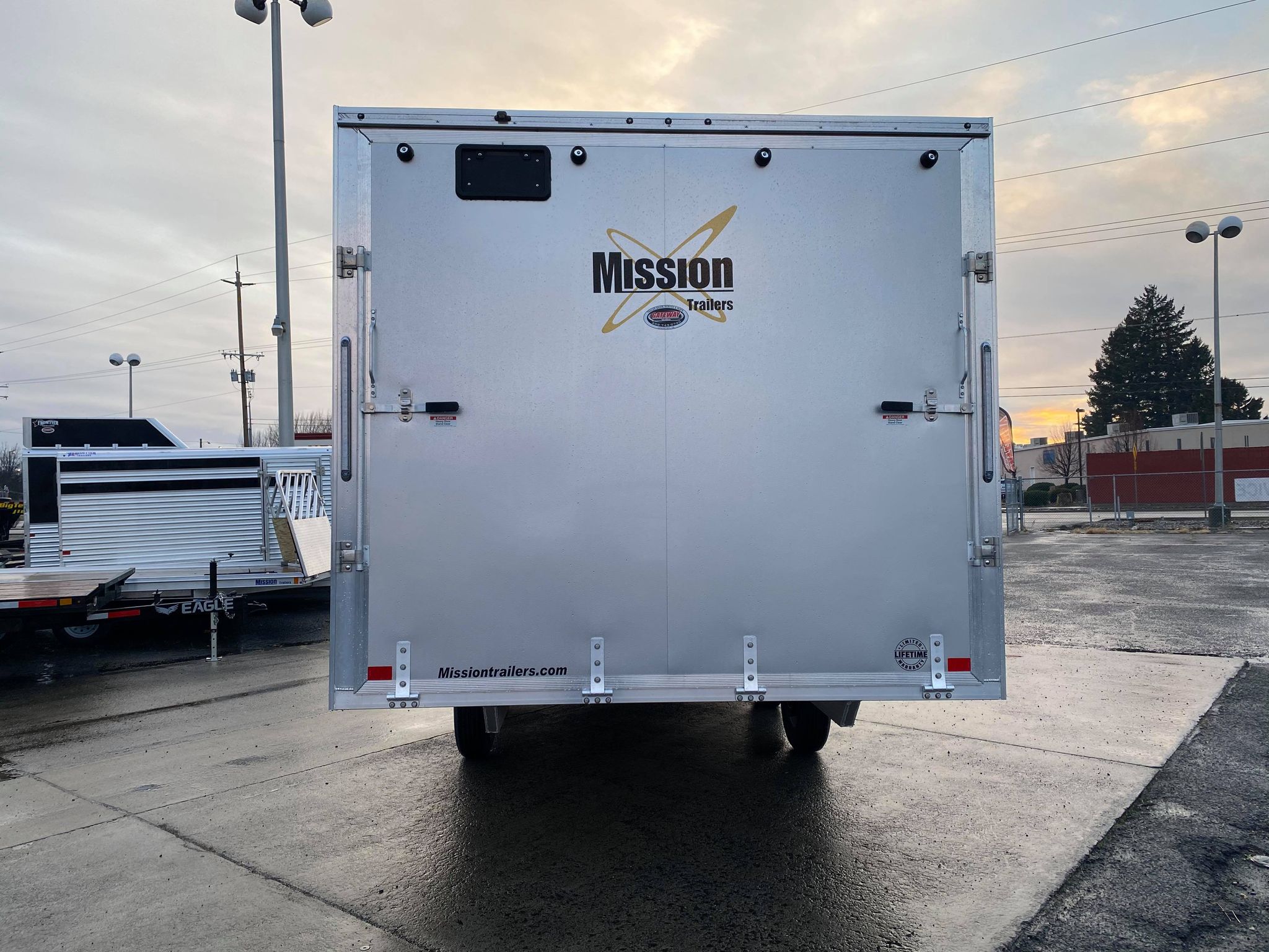 2021 Mission 101" x 22' Aluminum Snowmobile Trailer - Image 7