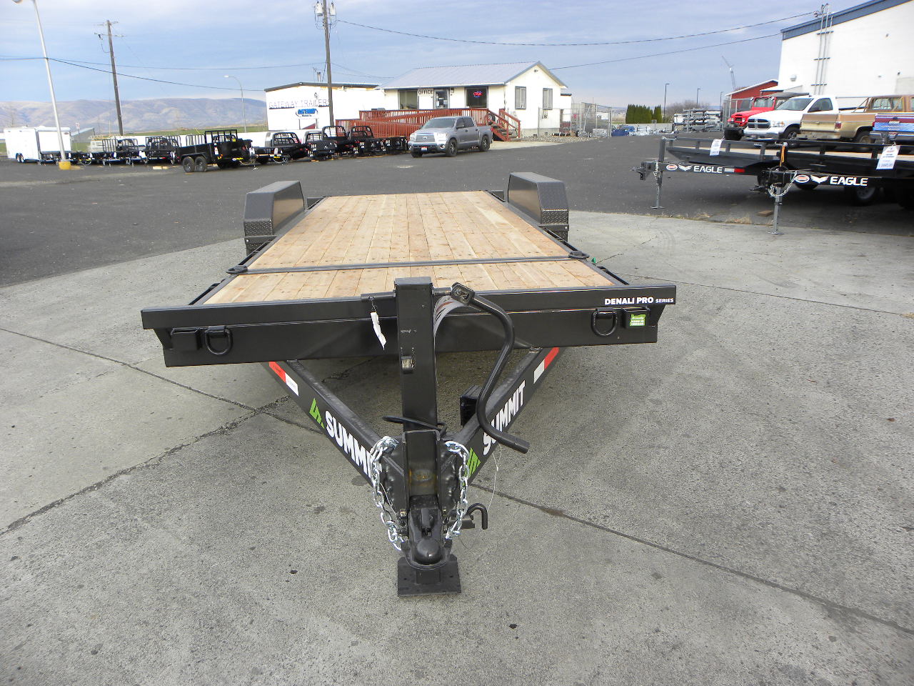 2023 Summit 7' x 20' Denali Pro Split Tilt 16'+4' 14K - Image 6