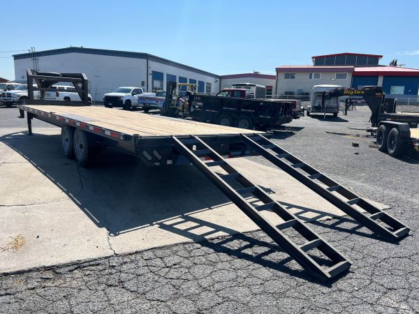 2024 Summit 102 x 26 Denali Pro Gooseneck Deck Over Trailer - Image 5