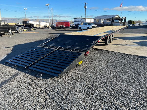 2024 Big Tex 102 x 35 + 5 16GN Gooseneck *GVWR 17.5K* - Image 4