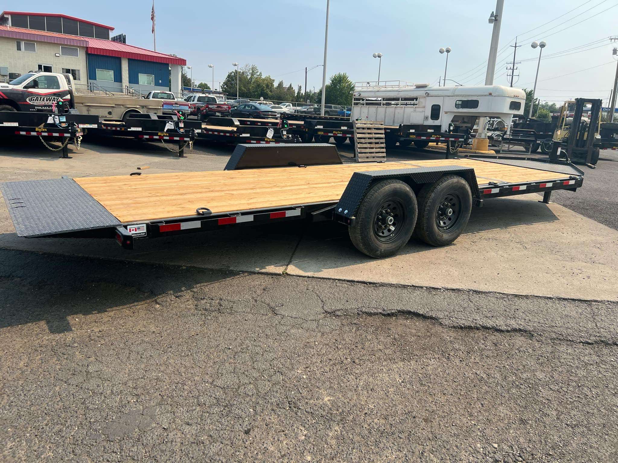 2026 Southland 82 x 22 Split Tilt Trailer - Image 2