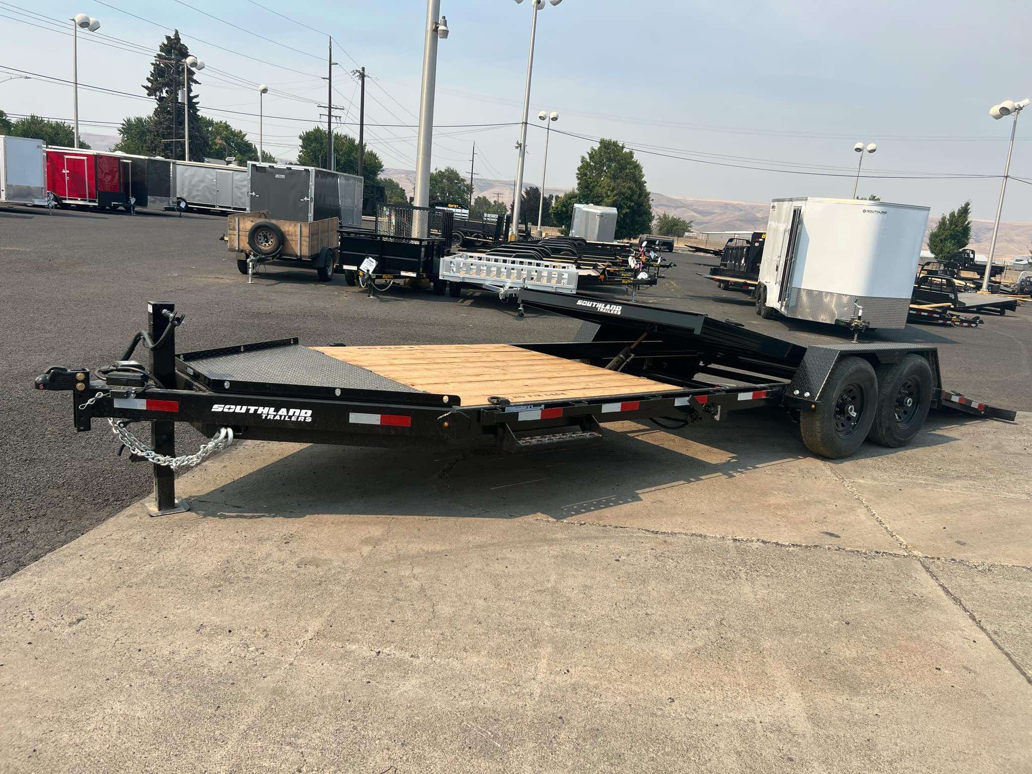 2026 Southland 82 x 22 Split Tilt Trailer - Image 4
