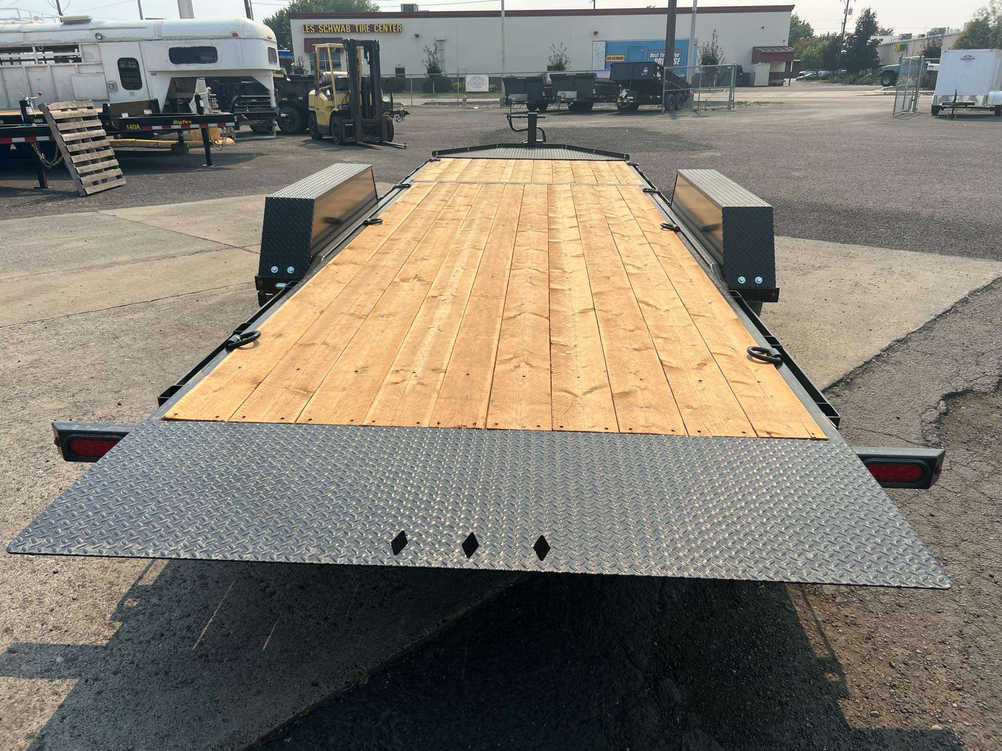 2026 Southland 82 x 22 Split Tilt Trailer - Image 5