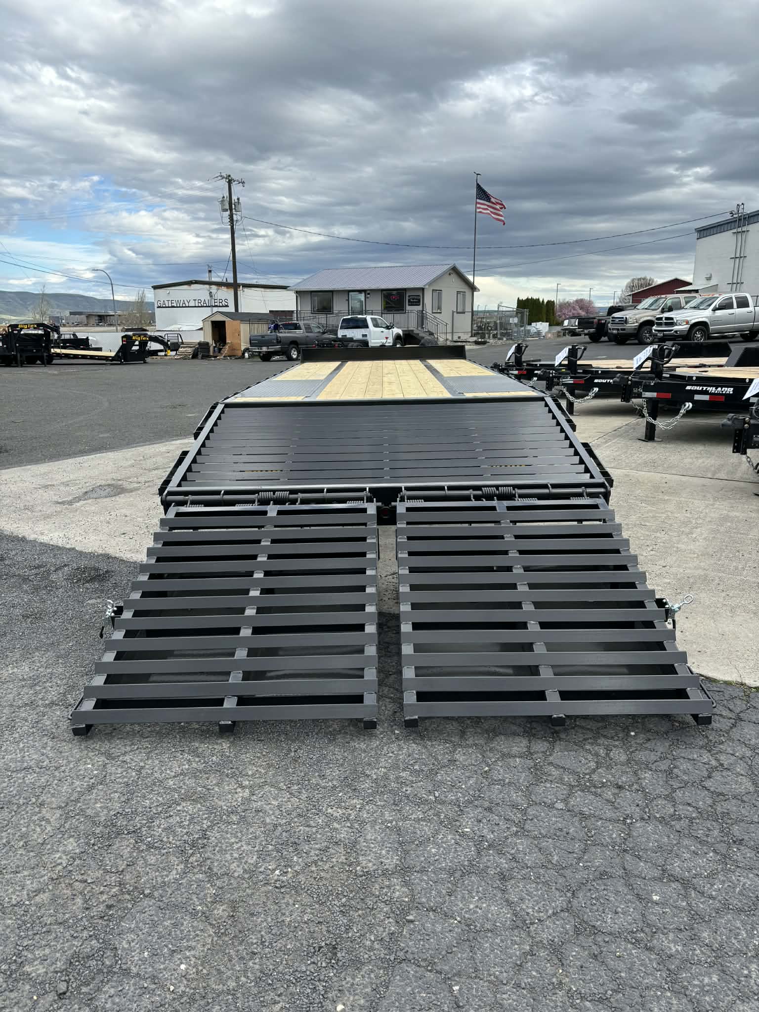 2026 Big Tex 102X20+5 25PH Deckover Trailer **GVWR 25.9K** - Image 6
