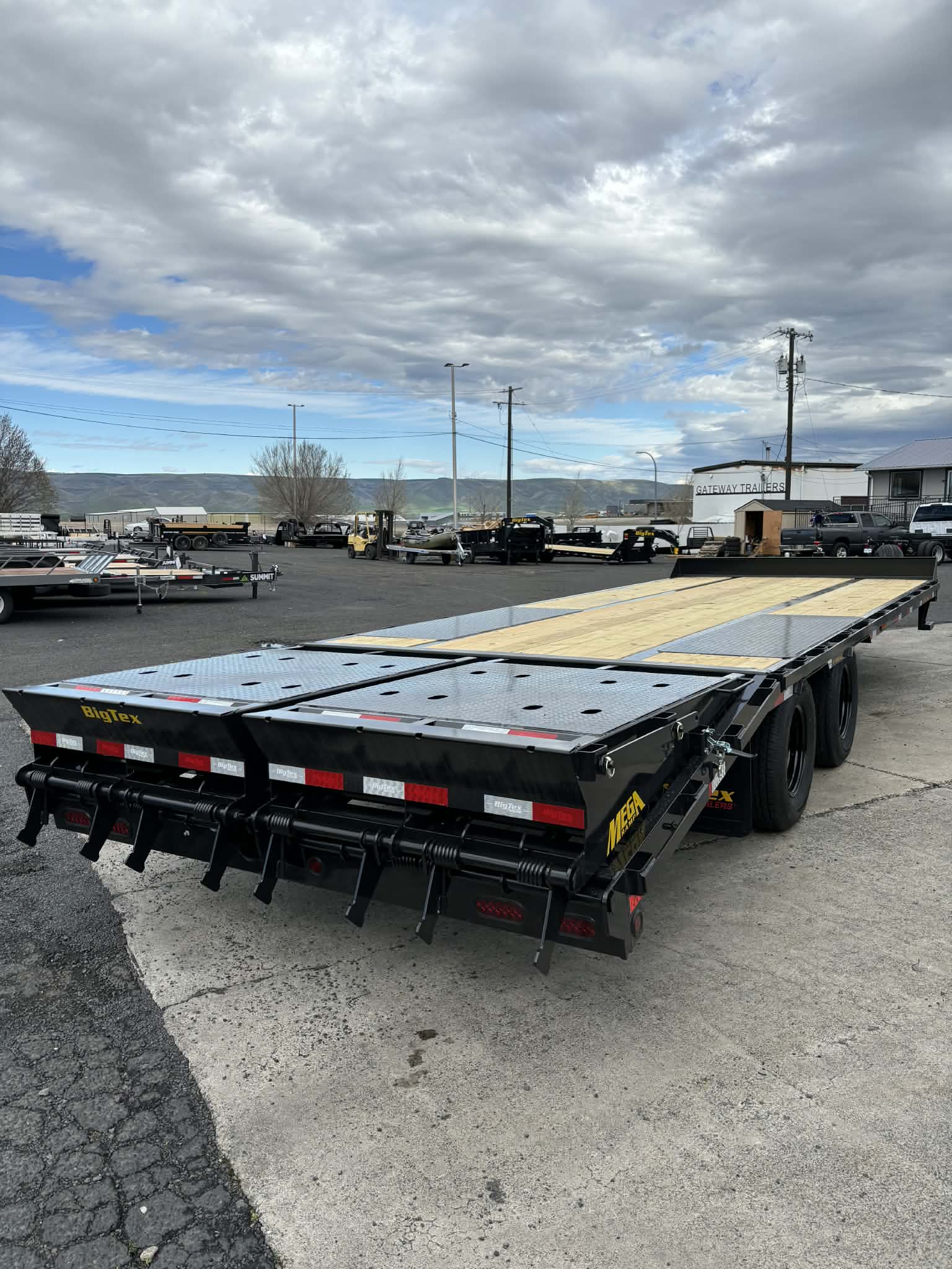 2026 Big Tex 102X20+5 25PH Deckover Trailer **GVWR 25.9K** - Image 3