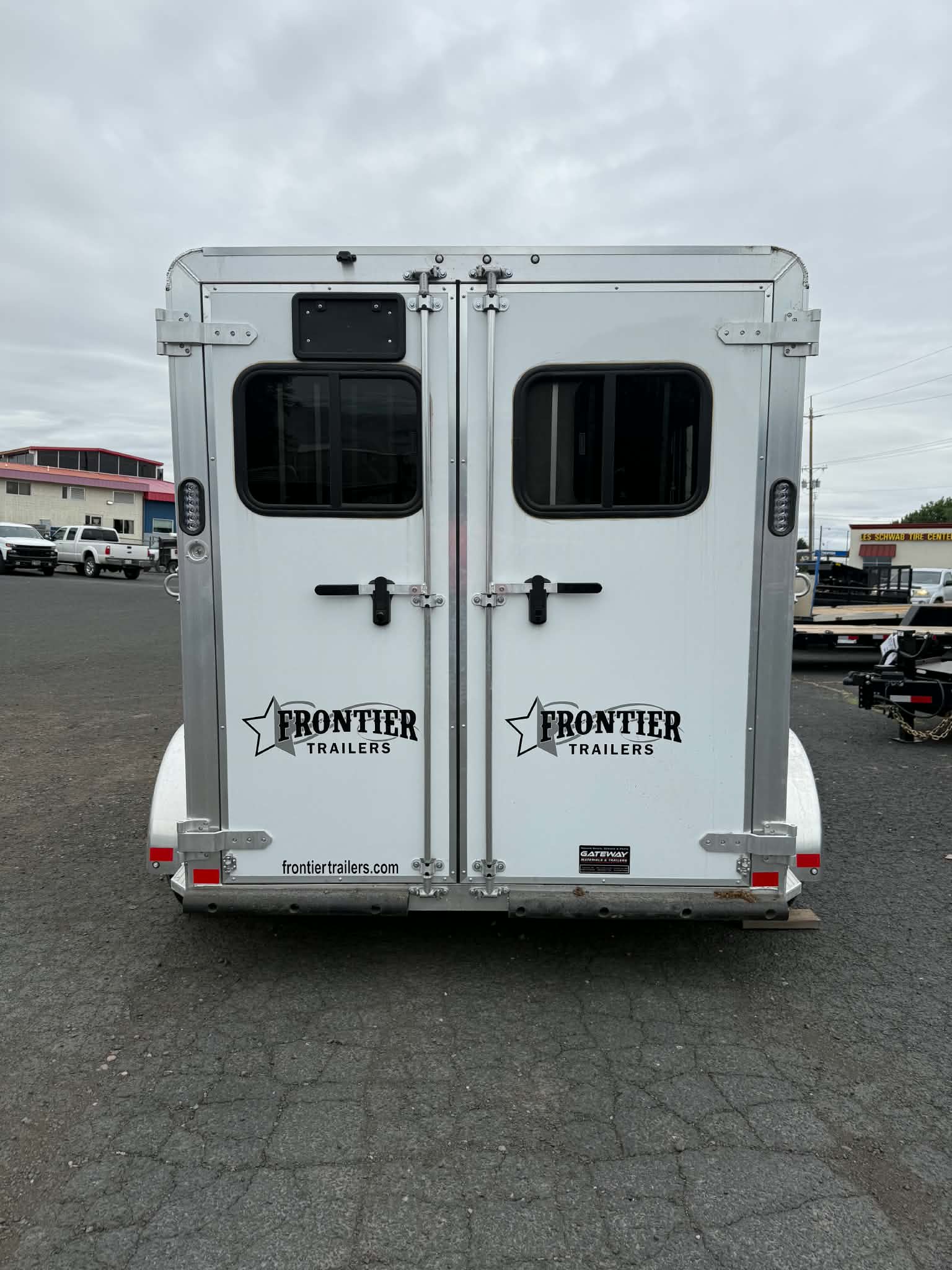 2026 Frontier 2 Horse Slant Load Horse Trailer **SLANT LOAD** - Image 3
