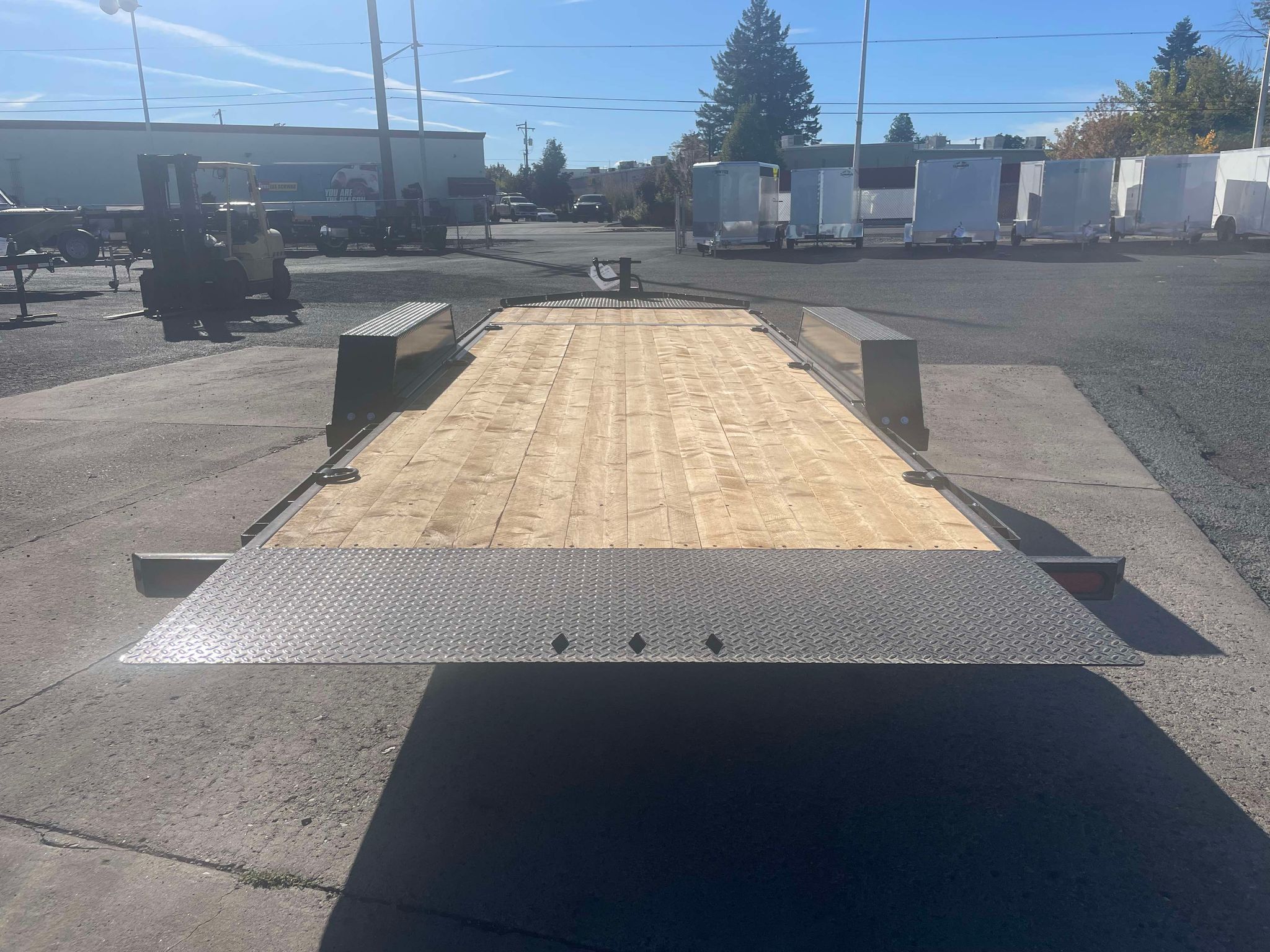 2026 Southland 82 X 20 Split Tilt Trailer **GVWR 17.4K** - Image 4