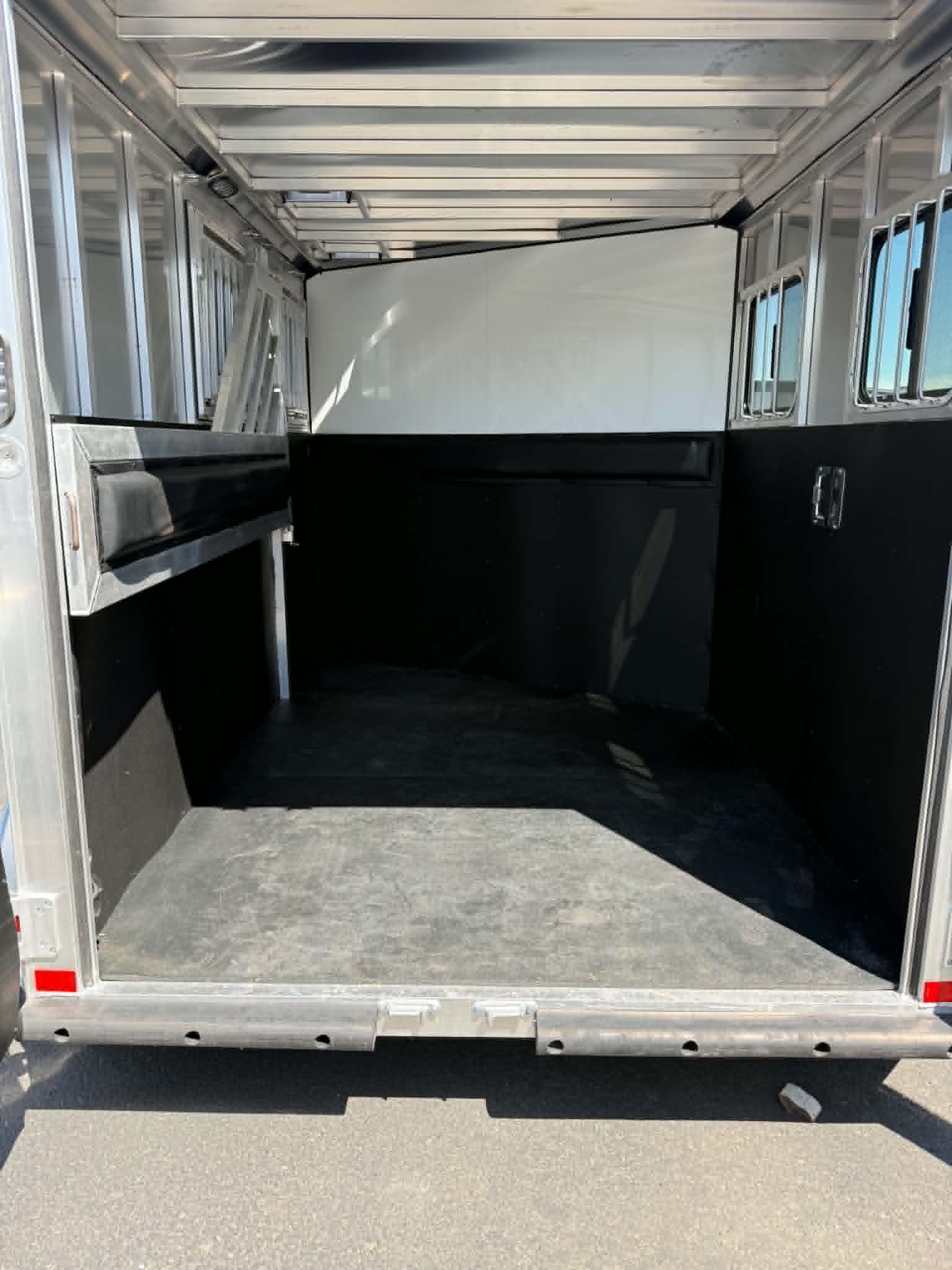 2026 Frontier 2 Horse Slant Load Horse Trailer **SLANT LOAD** - Image 4
