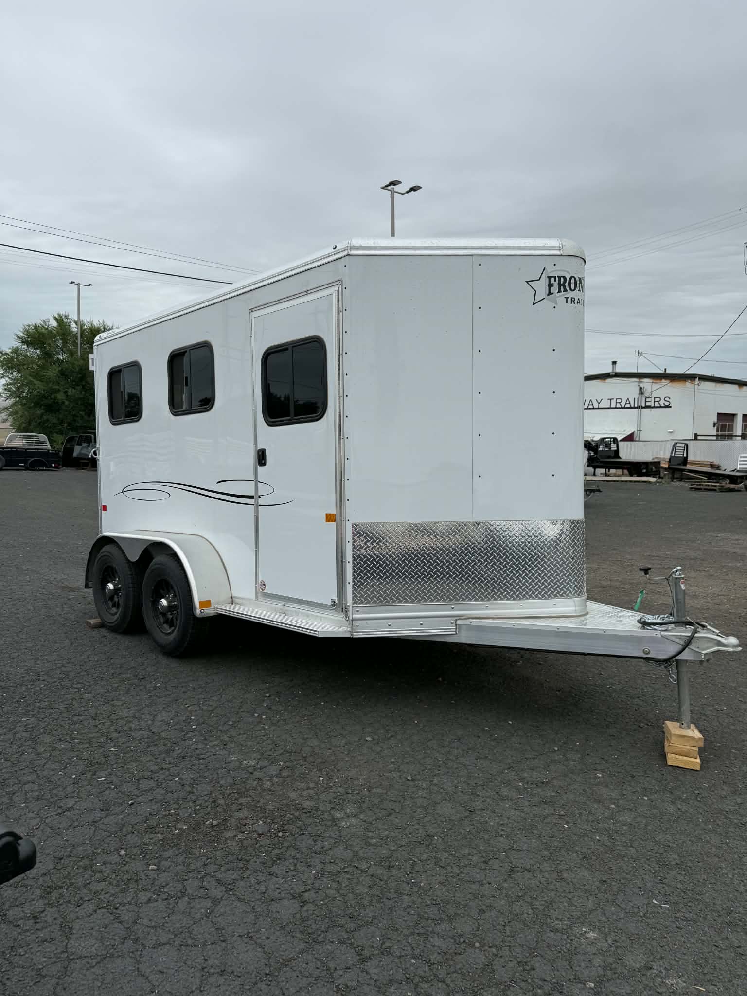 2026 Frontier 2 Horse Slant Load Horse Trailer **SLANT LOAD**