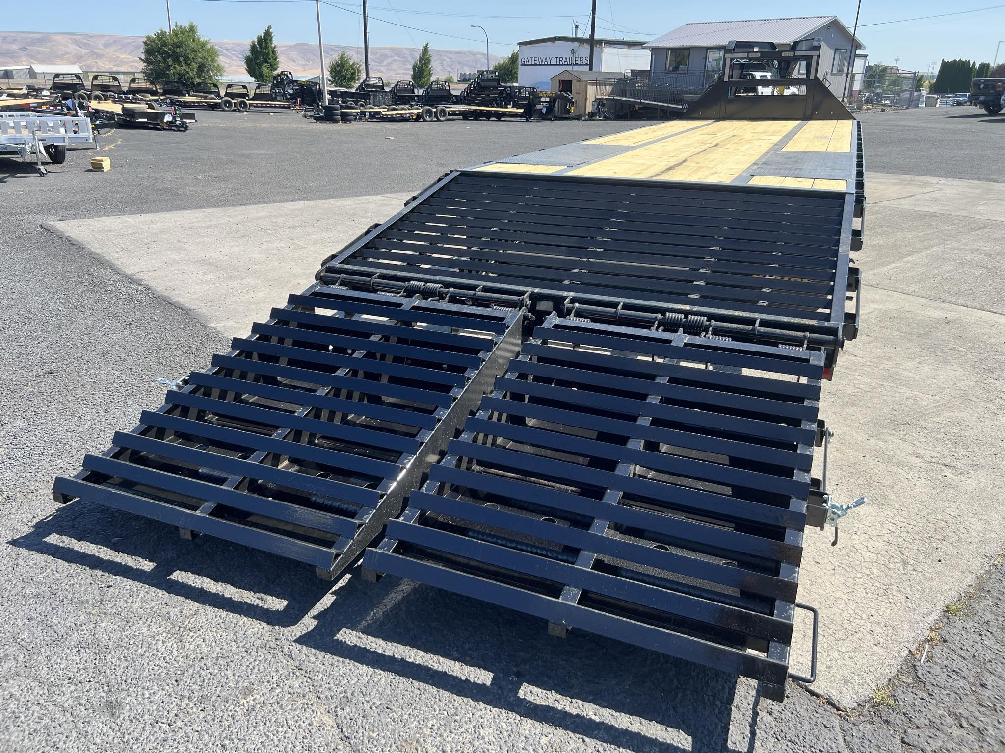 2027 Big Tex 102 X 25 + 5 22GN Flatbed Trailer **GVWR 23.9K** - Image 3