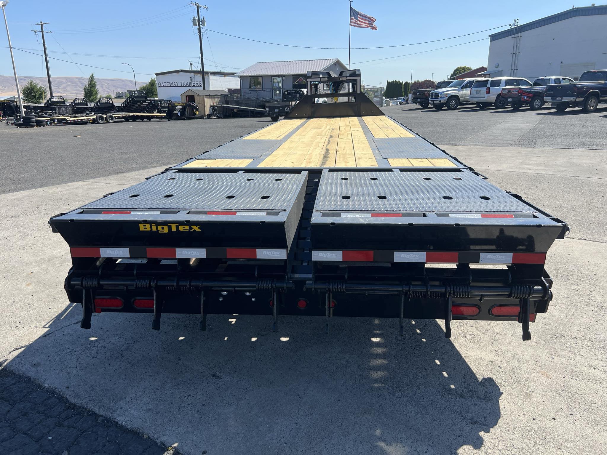 2027 Big Tex 102 X 25 + 5 22GN Flatbed Trailer **GVWR 23.9K** - Image 4