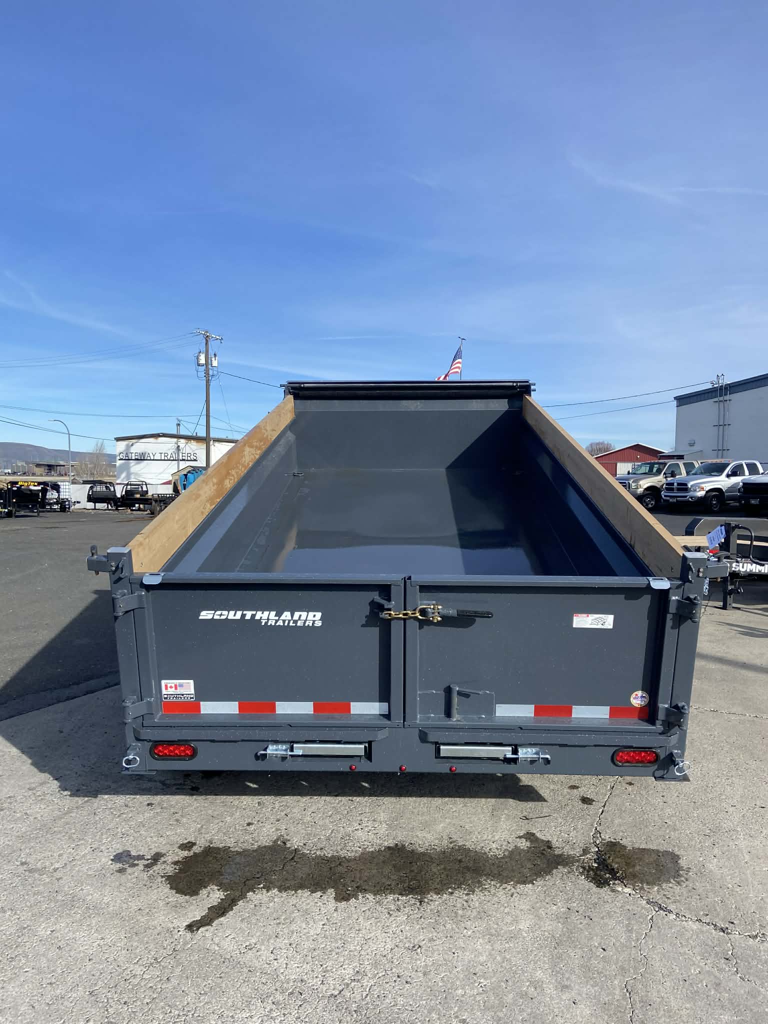 2027 Southland 7 X 14 Dump Trailer **Special Color** - Image 7