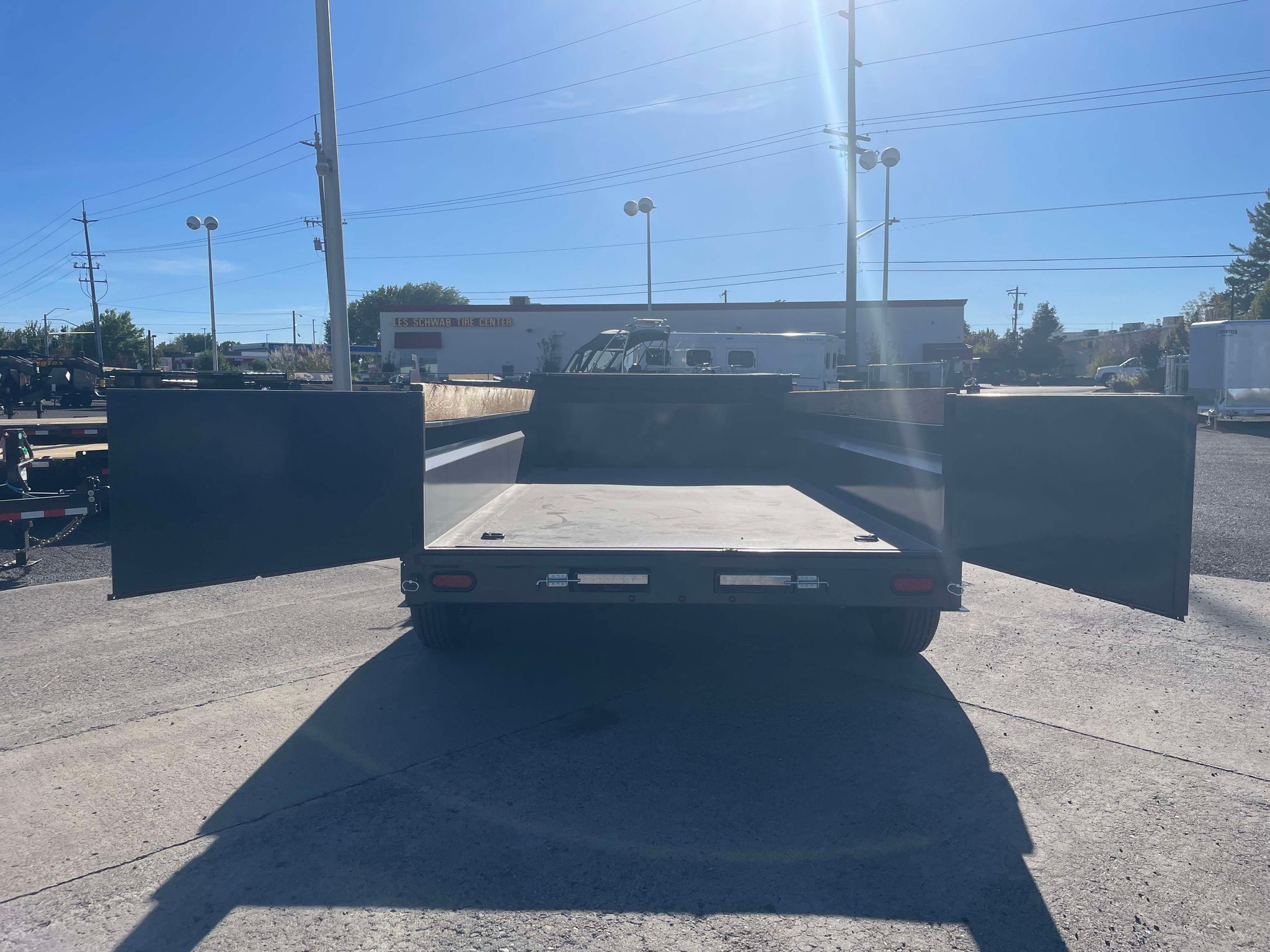 2027 Southland 7 X 14 Dump Trailer **Special Color** - Image 4