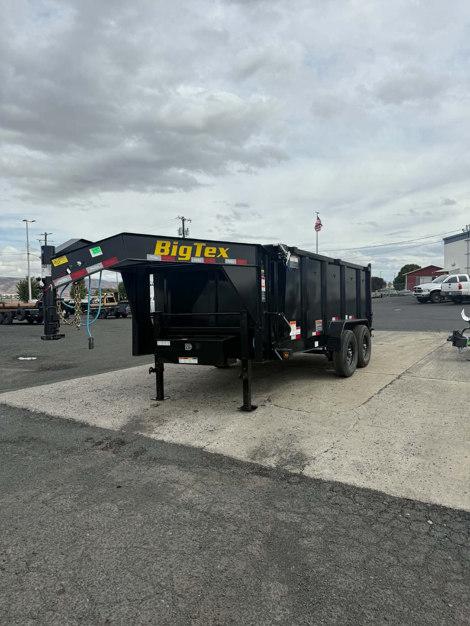 2027 Big Tex 83 X 14 14GX Gooseneck Dump Trailer **4' Sides** - Image 3