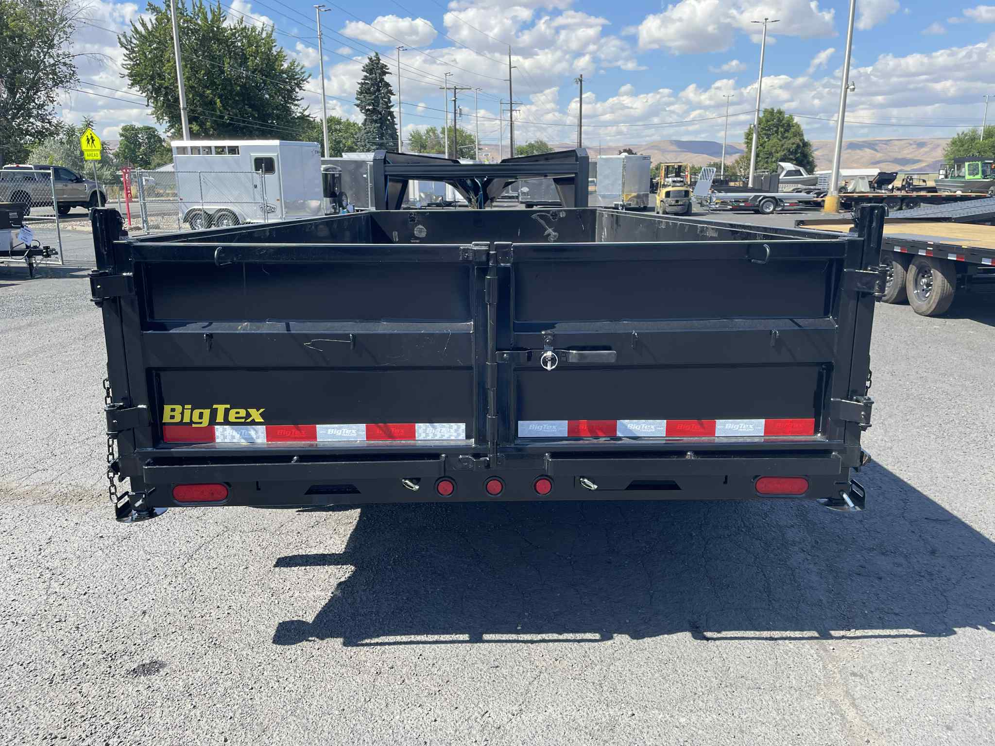 2027 Big Tex 83 X 16 14GX Gooseneck Dump Trailer **GVWR 15.9K** - Image 4